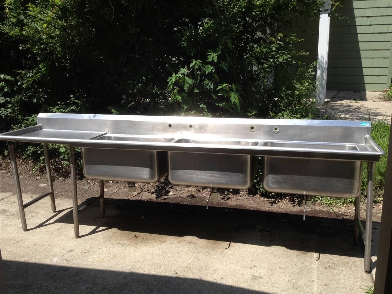 STAINLESS STEEL COMMERCIAL3 COMPARTMENT SINK 125 x 27 x 42 BASIN 26" x 20" x 13"