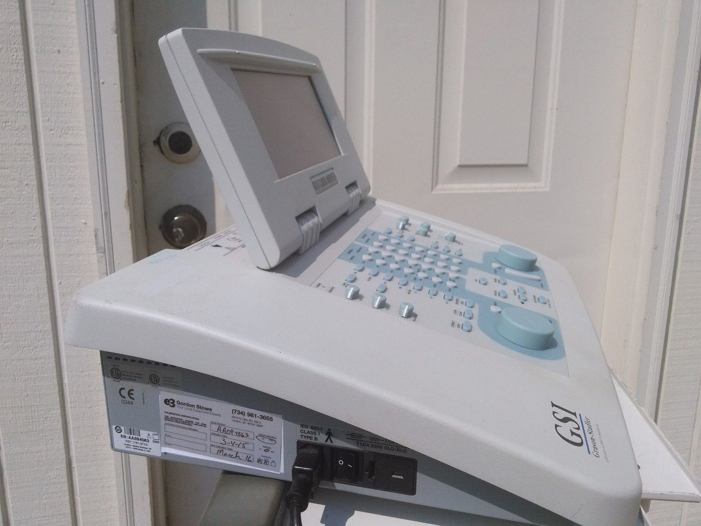 GRASON-STADLER GSI 61 TWO CHANNEL CLINICAL AUDIOMETER with ACCESSORIES