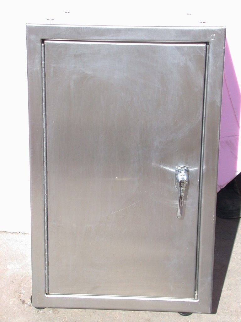 CEE COST EFFECTIVE EQUIPMENT HEAVY GAUGE STAINLESS STEEL CABINET ON CASTERS