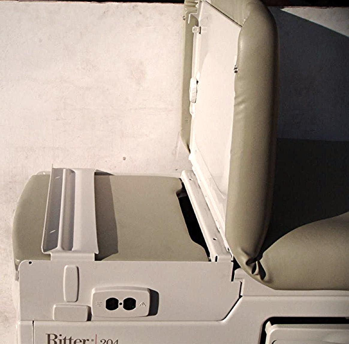 RITTER 204 PATIENT EXAM TABLE TATOO GYNECOLOGY EXAM TABLE