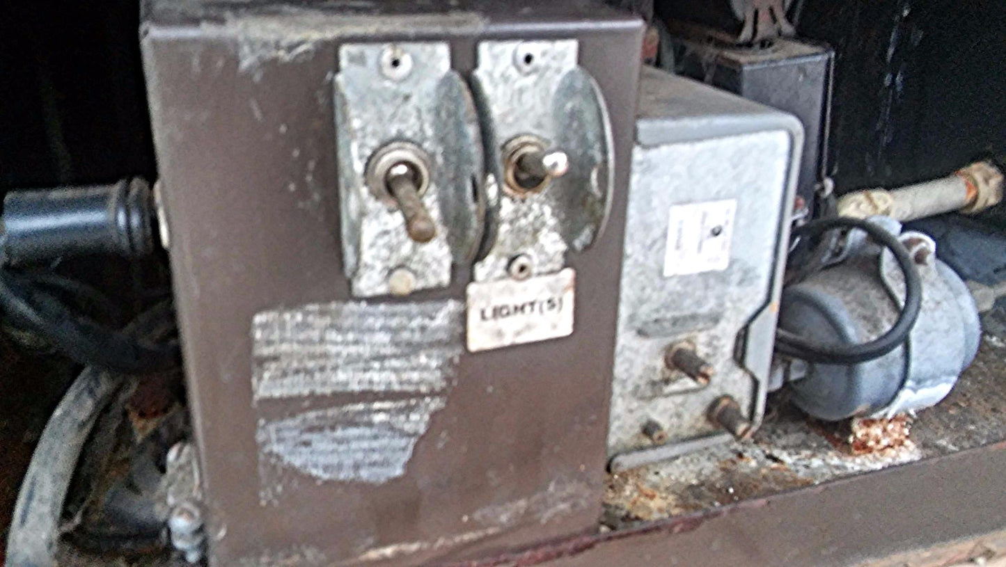 SPARTAN 93000-R Serie Tilt-Out Curved Front HighVolume Refrigerated Display Case