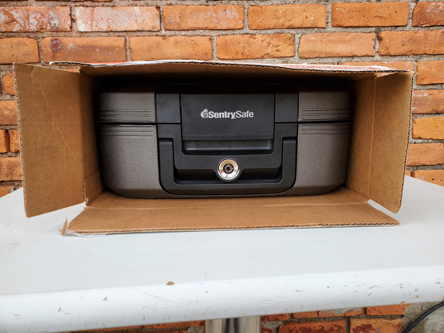 SENTRYSAFE CHW20201 PORTABLE CHEST WATER FIRE PROOF with 1 TUBULAR KEY FREE SHIP