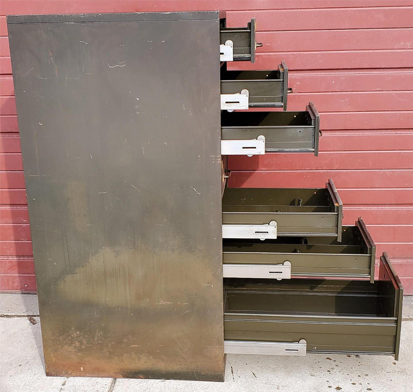 1950's STEELCASE WINE COLLECTIBLE GUN TOOL STORAGE BIN CABINET 7 PULLOUT DRAWERS