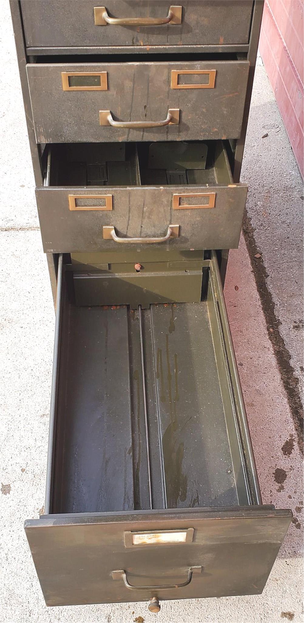 1950's STEELCASE WINE COLLECTIBLE GUN TOOL STORAGE BIN CABINET 7 PULLOUT DRAWERS