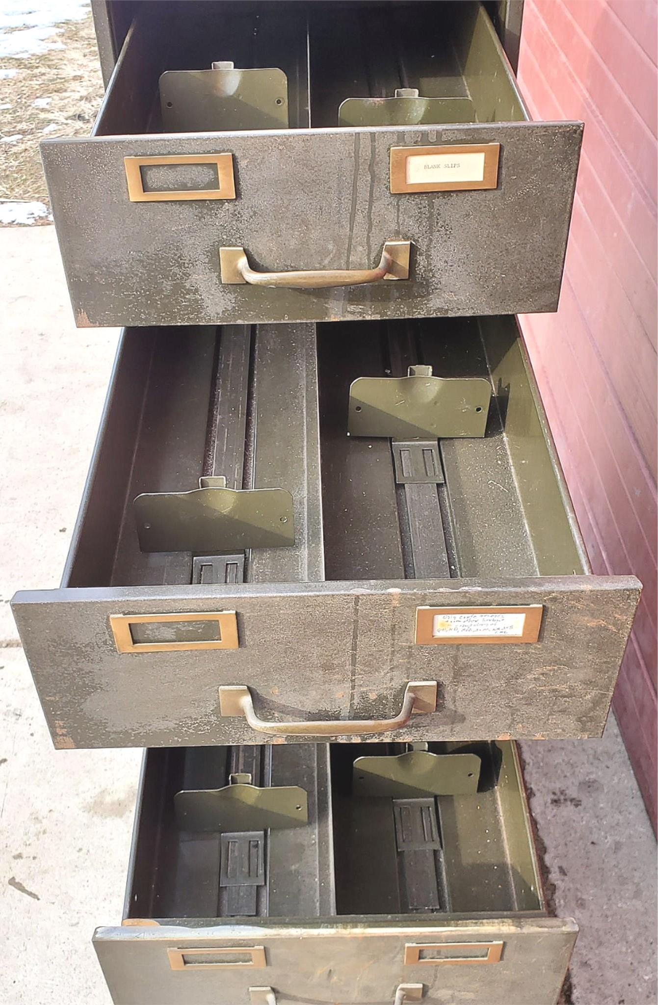 1950's STEELCASE WINE COLLECTIBLE GUN TOOL STORAGE BIN CABINET 7 PULLOUT DRAWERS