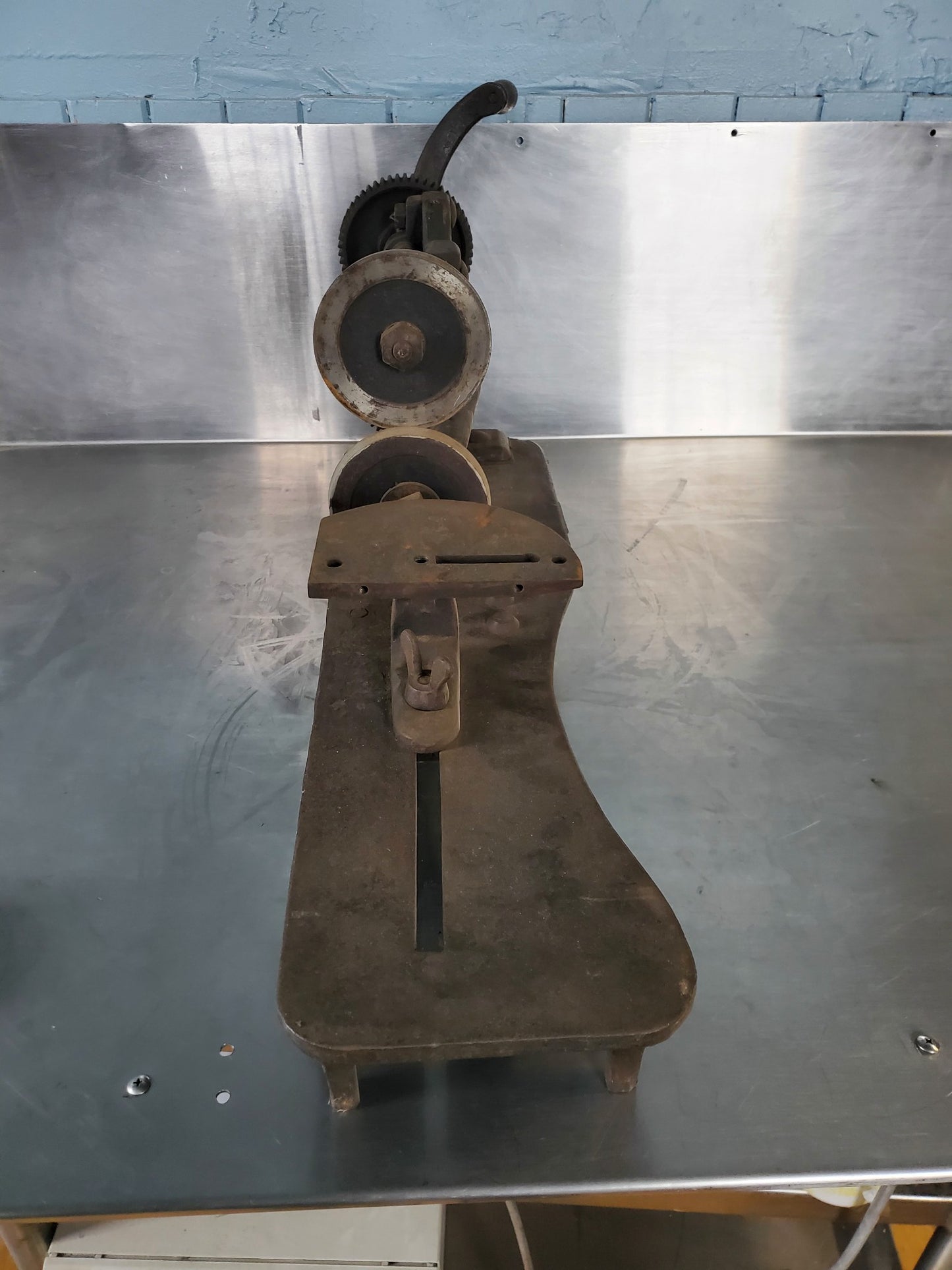 VINTAGE BLACKSMITH HAND CRANK SHEET SHARP METAL CUTTER WATCH VIDEO FREE SHIP