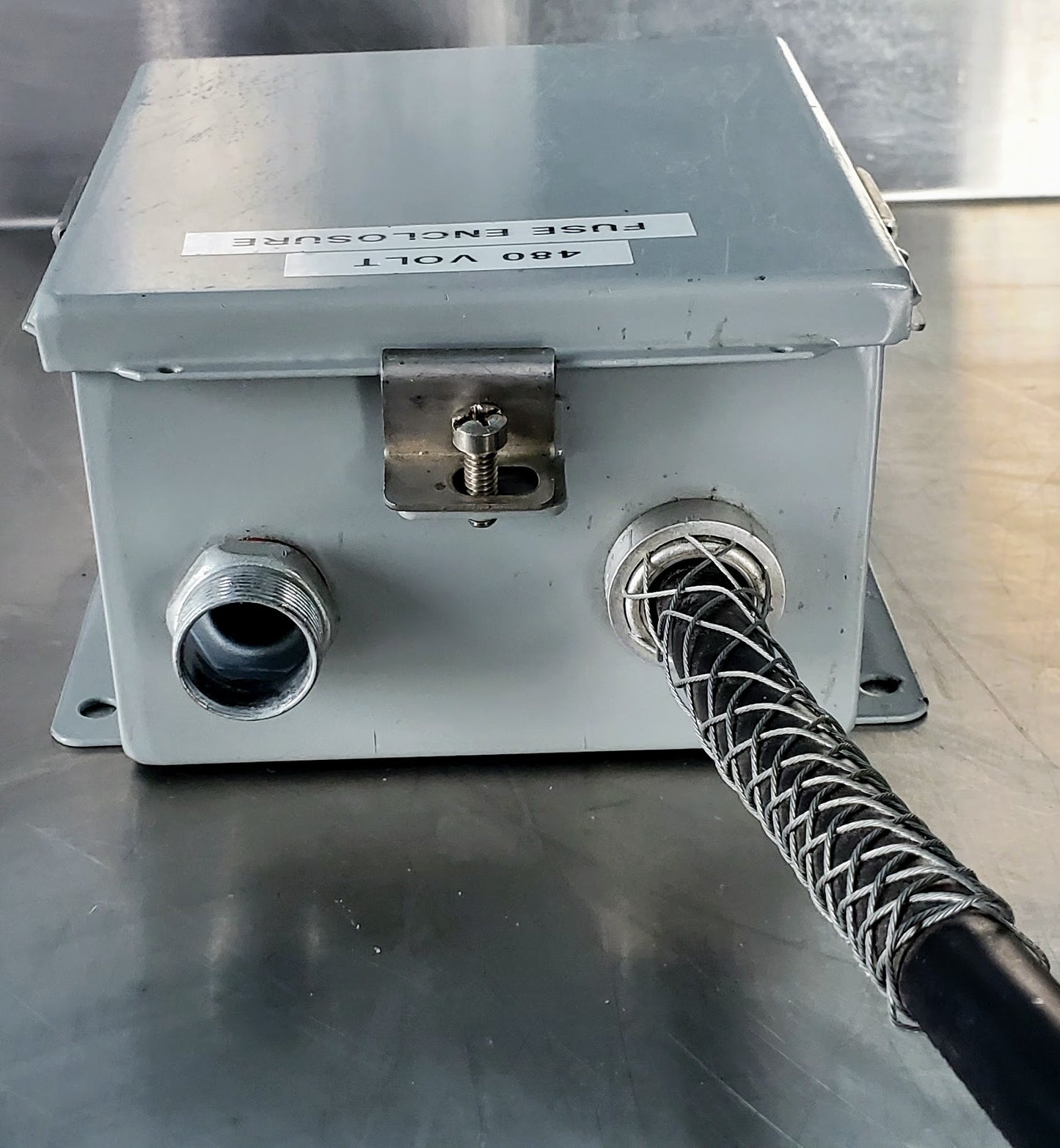 HUBBELL WIEGMANN BN4060604CHWW ELECTRICAL ENCLOSURE & L16‑20 LOCK PLUG FREESHIP