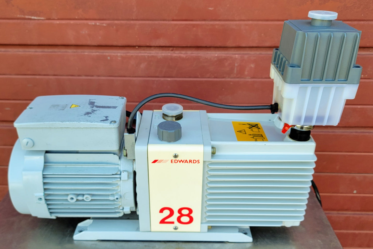 230Volt EDWARDS 28 E2M28 ROTARY VANE MECHANICAL VACUUM PUMP WATCH VIDEO FREESHIP