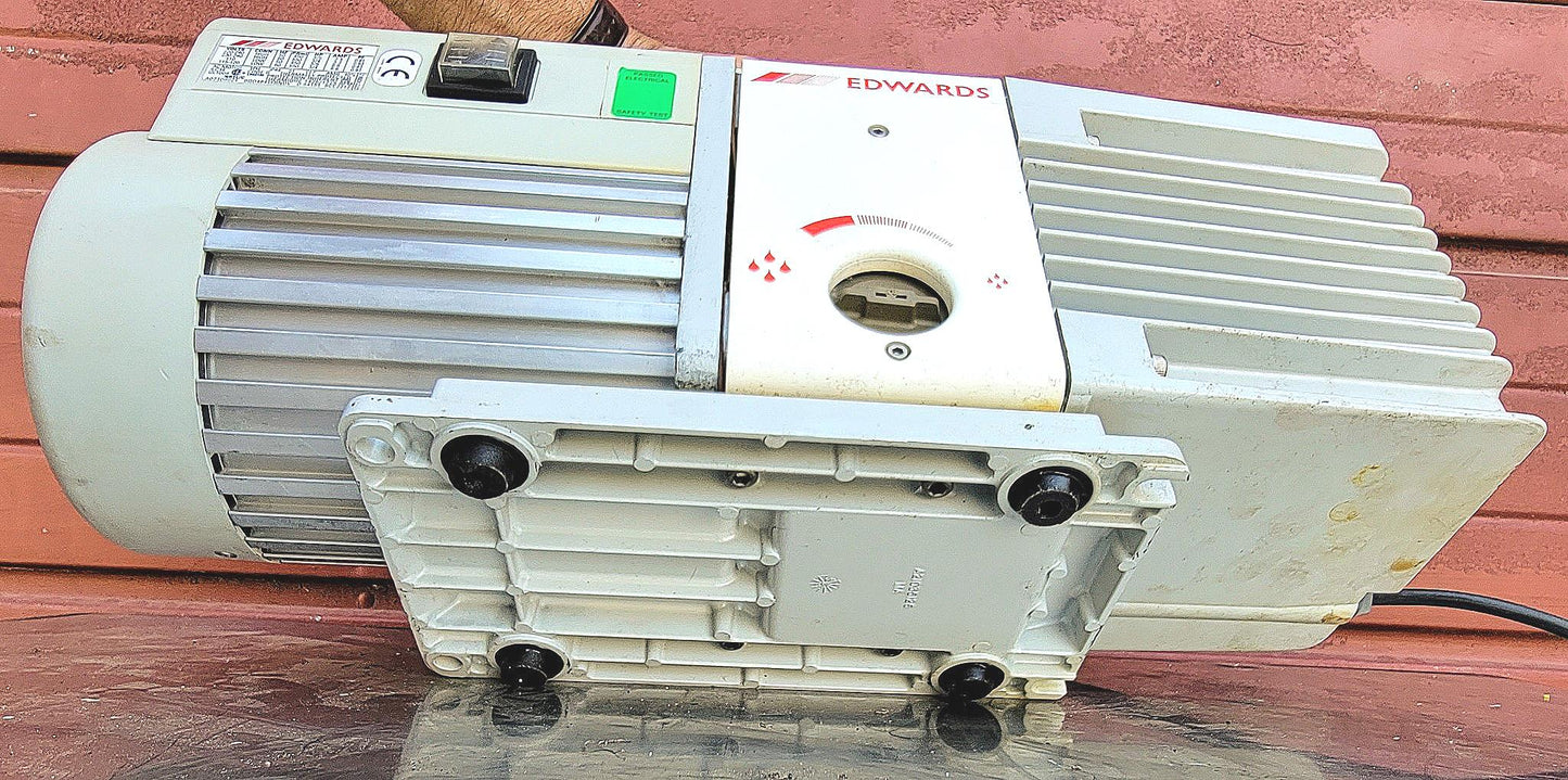 230Volt EDWARDS 12 E2M12 ROTARYVANE MECHANICAL VACUUM PUMP WATCH VIDEO FREE SHIP