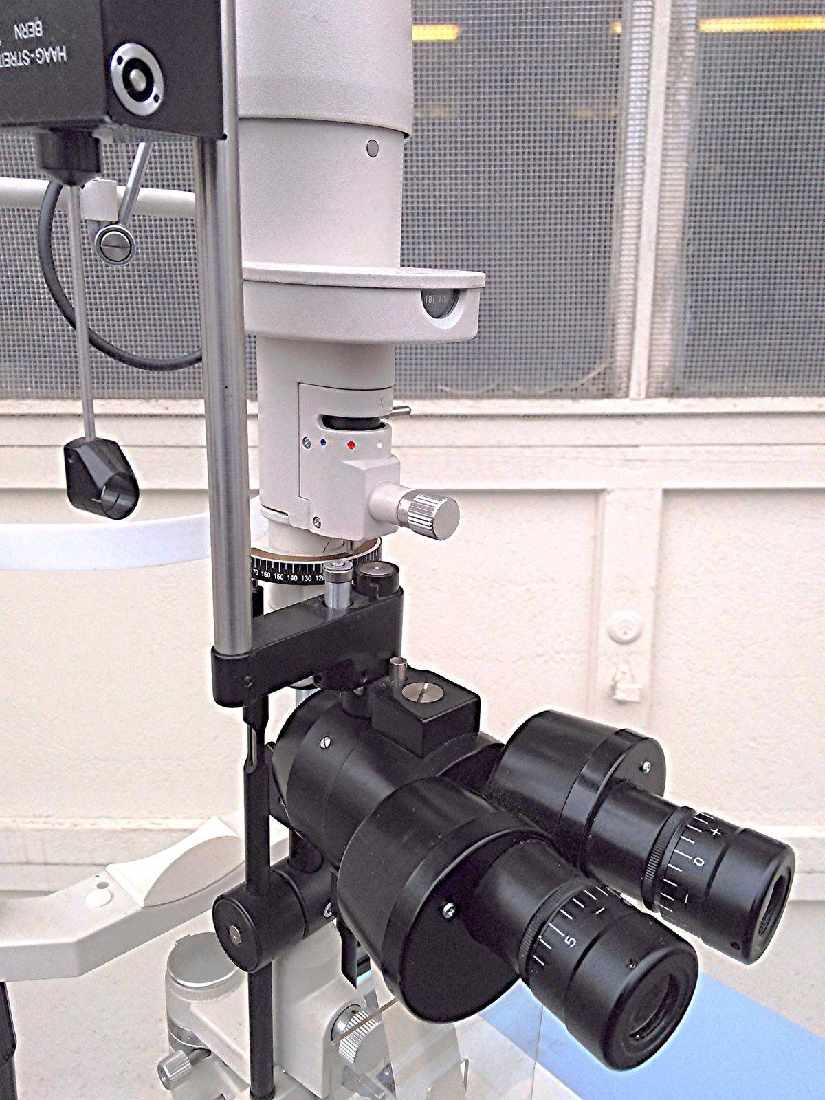 REICHERT XCEL 300 SLIT LAMP OPTOMETRY OPTOMETRIST ADJUST EXAM & OPHTHALMIC STAND