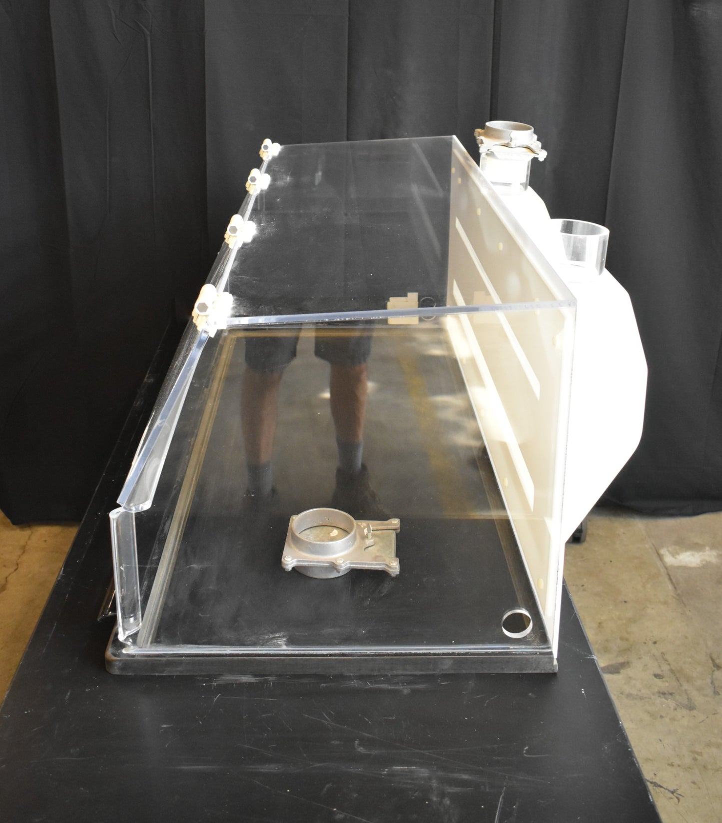 (2) FLOW SCIENCES VBSE VENTED 3ft SAFETY ENCLOSURE FUME HOOD