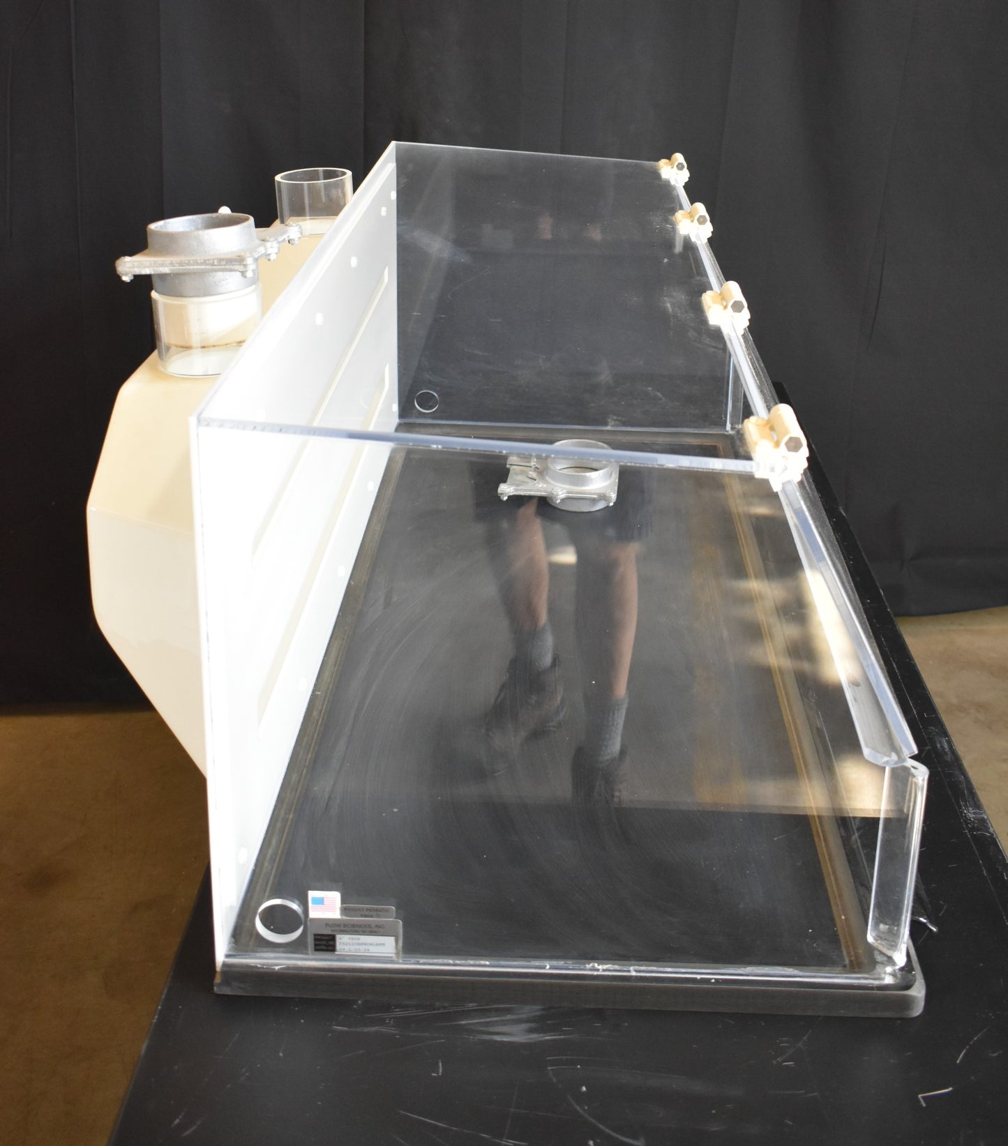 (2) FLOW SCIENCES VBSE VENTED 3ft SAFETY ENCLOSURE FUME HOOD