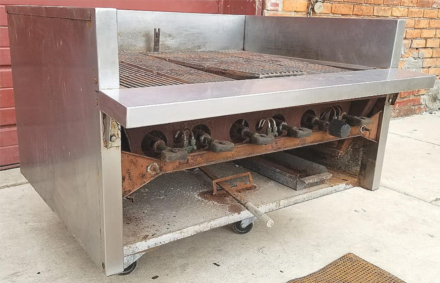 36"wide x 30"deep x 20" high NATURAL GAS HEAVYDUTY CHARBROILER FREE SHIPPING