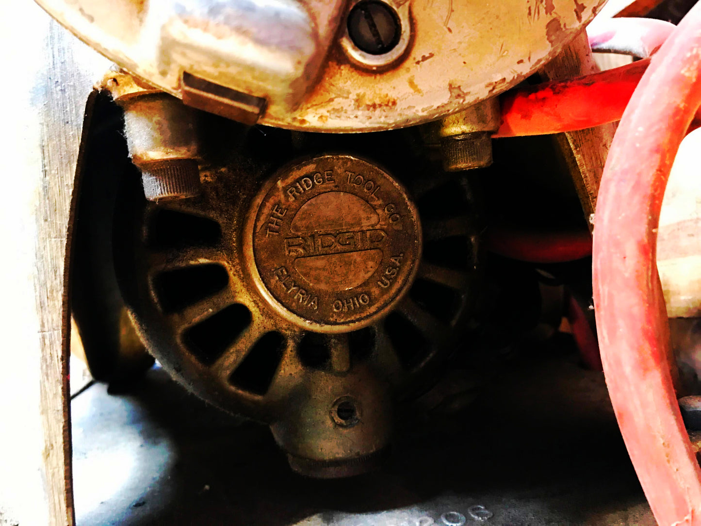 RIDGID 300 POWER DRIVE PIPE THREADING GROOVING CUTTER MACHINE STAND FREESHIPPING