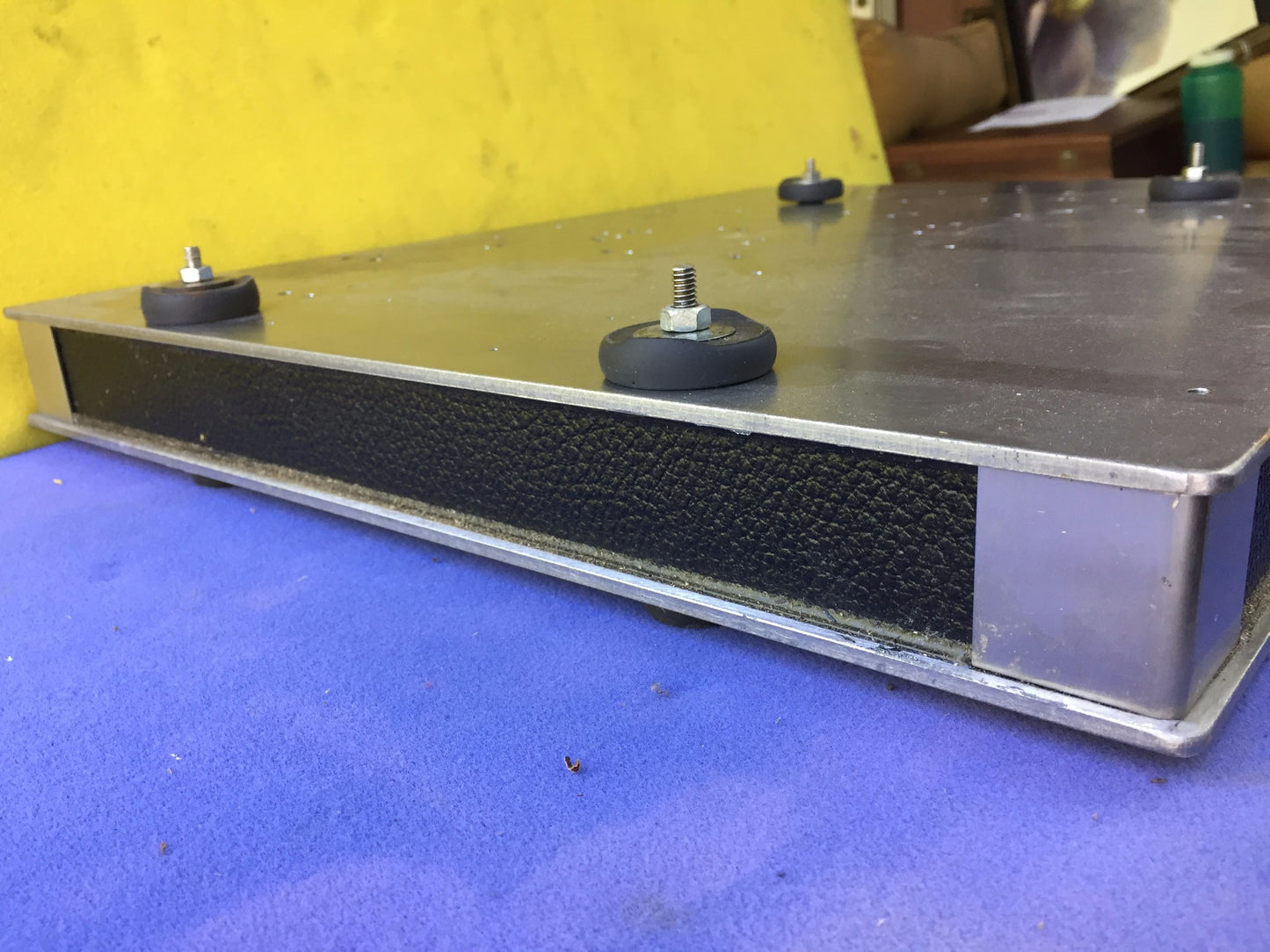 19"x 23"x 2" TMC II STEEL HONEYCOMB OPTICAL VIBRATION TABLE 78-25555-01 FREESHIP
