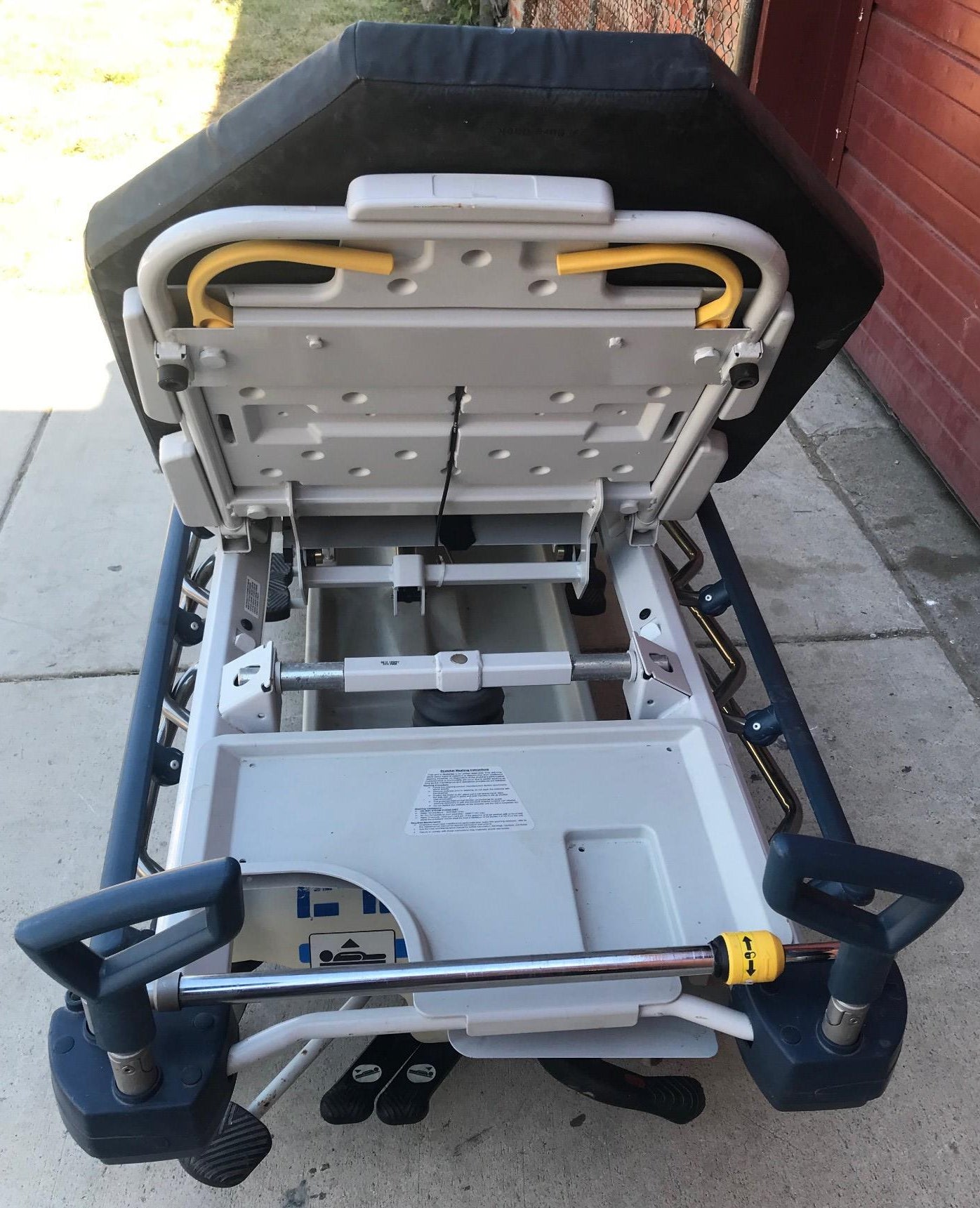 STRYKER 1711 RENAISSANCE HOSPITAL EMERGENCY GURNEY BED STRETCHER CLINIC FREESHIP