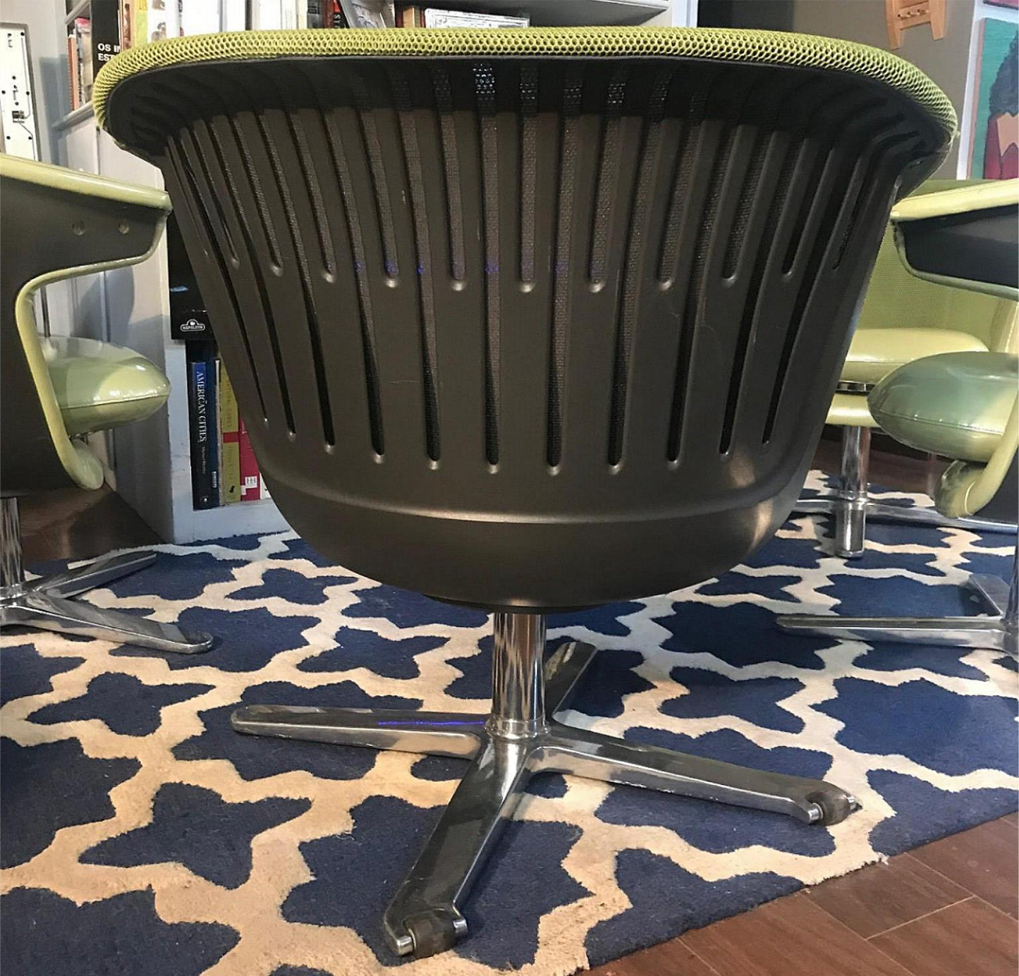 4 CONTEMPORARY MODERN STEELCASE i2i GREEN VINYL ERGONOMIC SWIVEL OFFICE ARMCHAIR