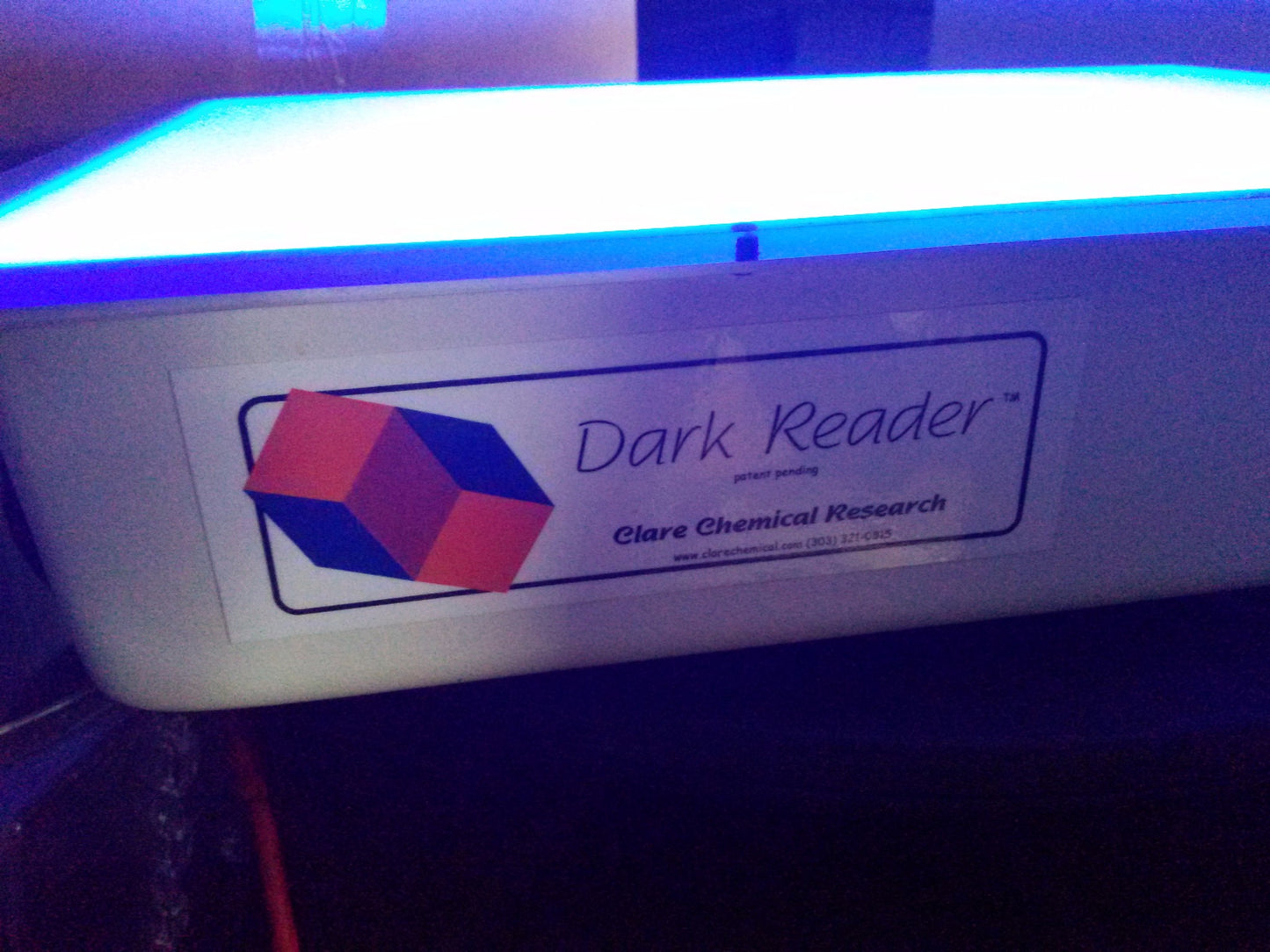 Dark Reader DR180B Transilluminator by Clare Chemical