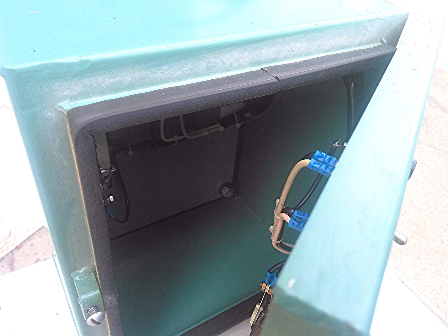 FMC SYNTRON C-2B 12 AMPERES Mounting Syntron® Electromagnetic Vibrators 115Volts