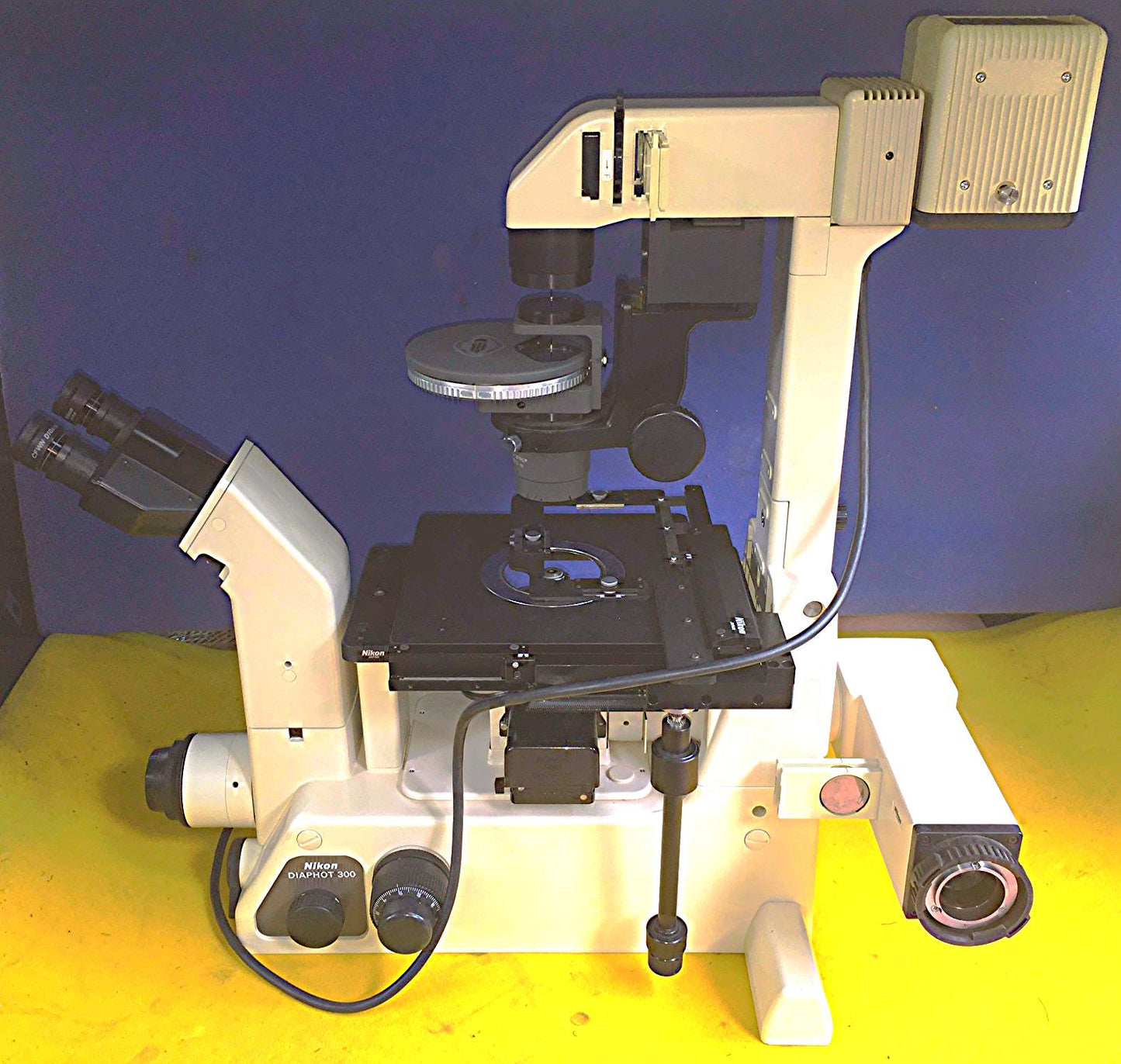 NIKON DIAPHOT 300 INVERTED PHASE CONTRAST FLUORESCENCE MICROSCOPE & POWER SUPPLY