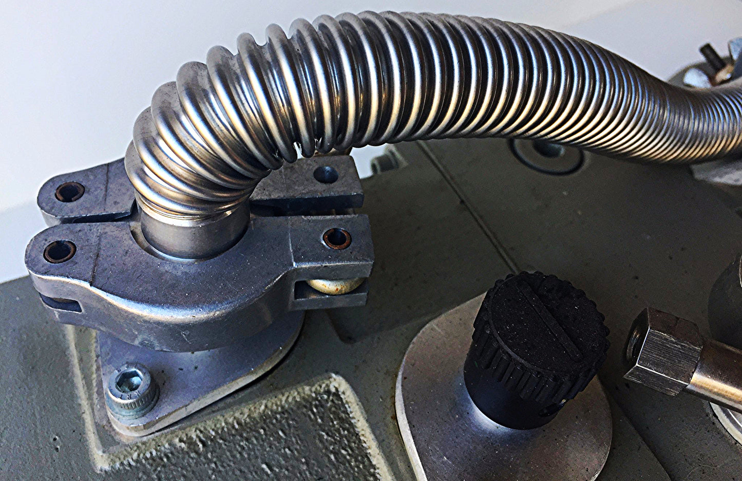 EDWARDS TWOSTAGE D2A TRIVAC VACUUM PUMP 2.2 CFM 1x10-3 Torr WATCH VIDEO FREESHIP