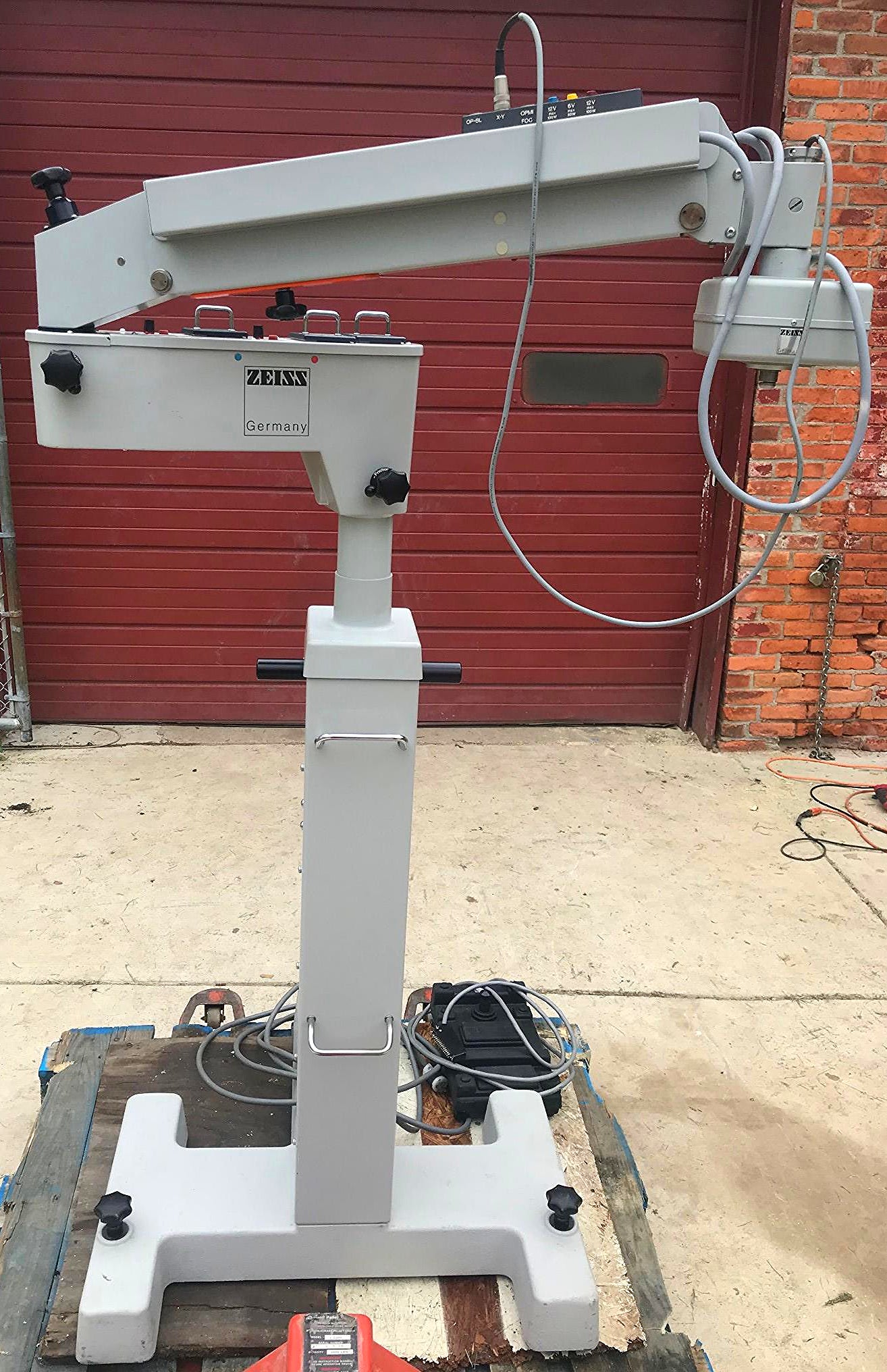 ZEISS UNIVERSAL S3 OPHTHALMOLOGIC MICROSCOPE STAND OPMI MD FOOT REMOTE FREE SHIP