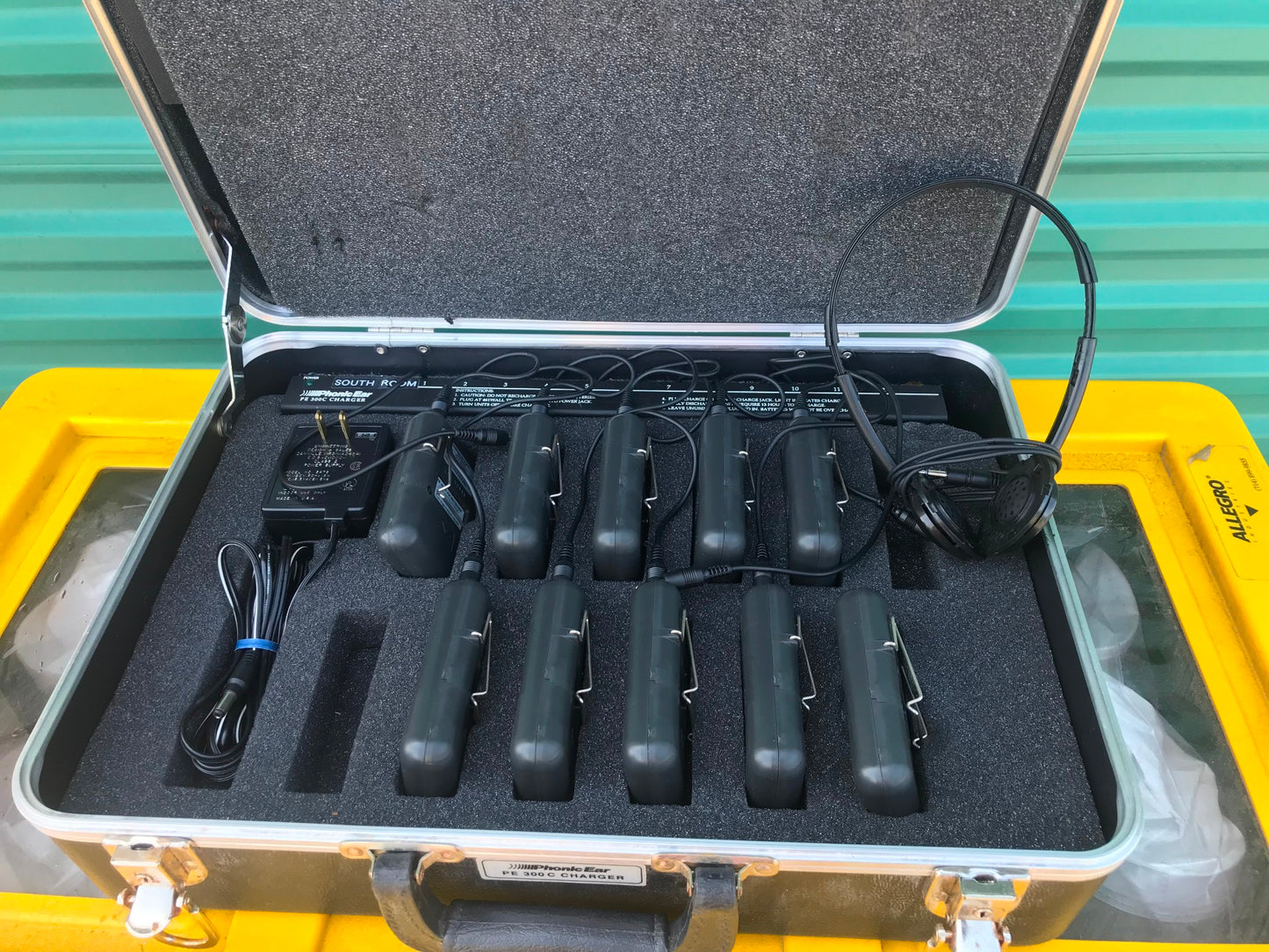 10 EASY LISTENER PHONIC EAR PE 300R FM RECEIVER & 300C CHARGER CASE FREESHIPPING