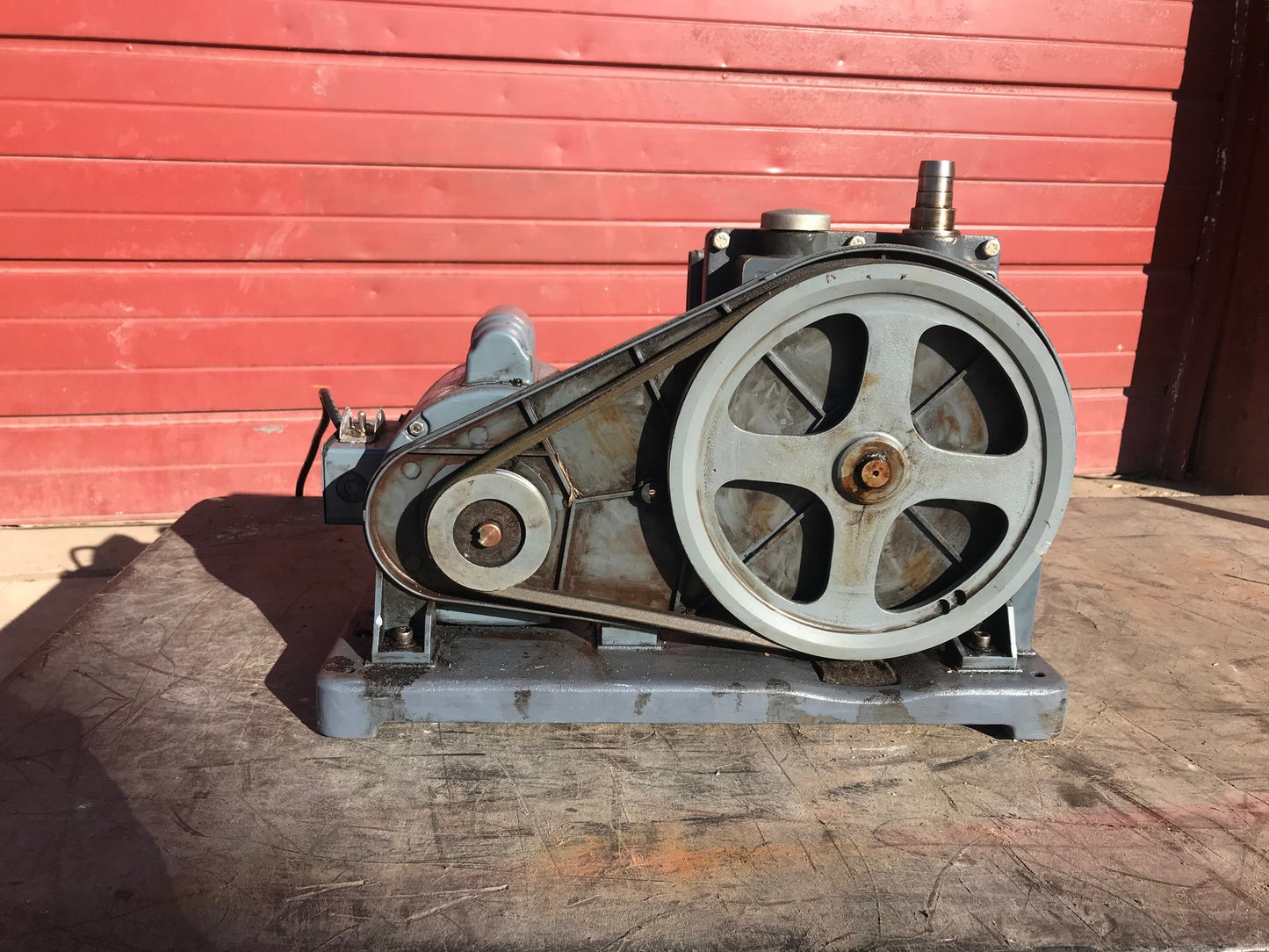 WELCH DUOSEAL 1402 Rotary Vane Vacuum Pump Emerson 1/2HP 1725 Motor WATCH VIDEO