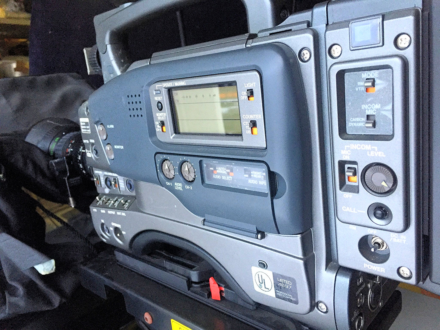 JVC MINI DV GY-DV550 POWER MACRO ZOOM LENS & TELEPROMPTER VIEWFINDER FREE SHIP