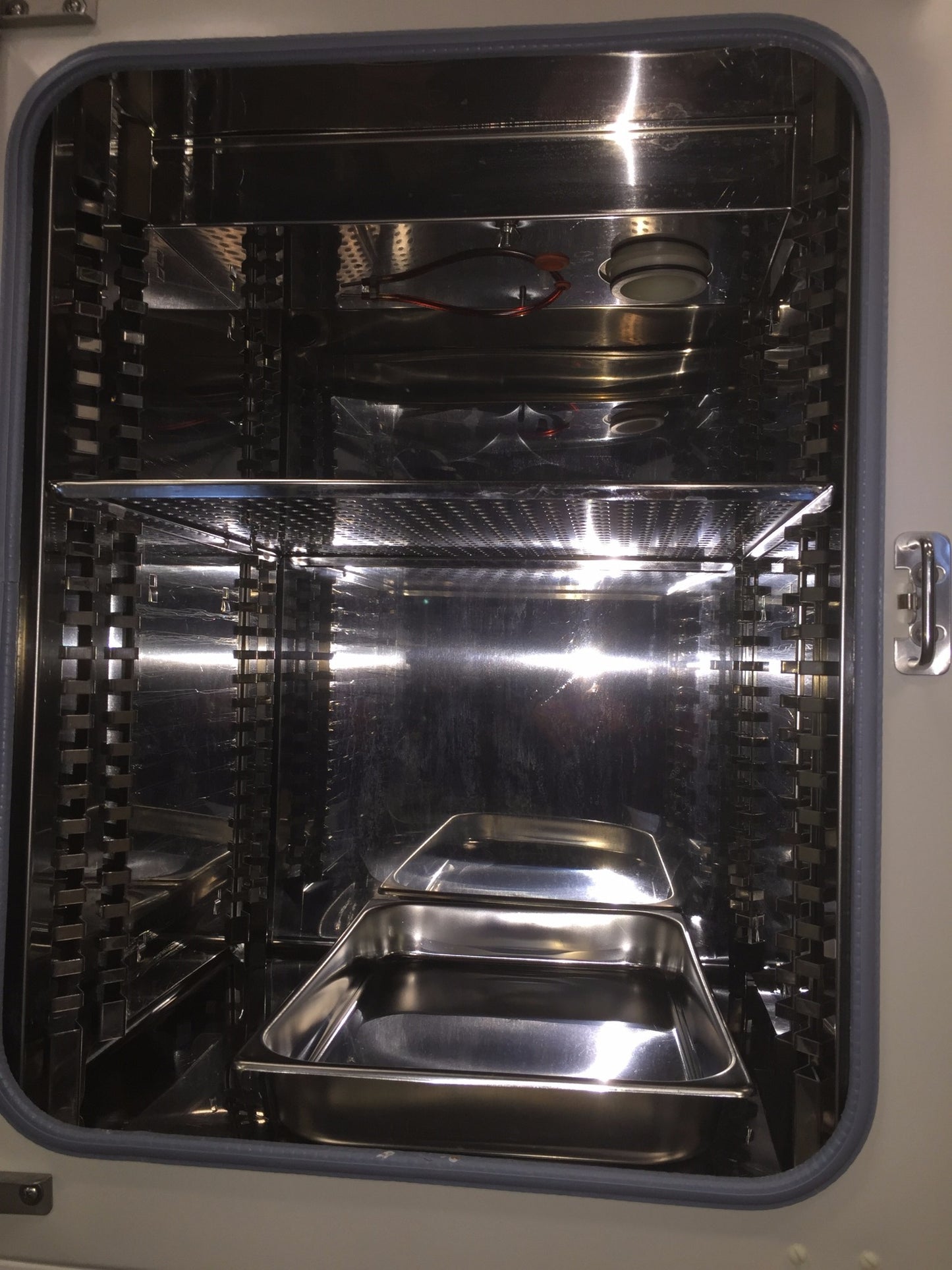 FORMA INCUBATOR Water Jacketed Double Stack Model 3110 CO2 Wheels PERFECT Condit