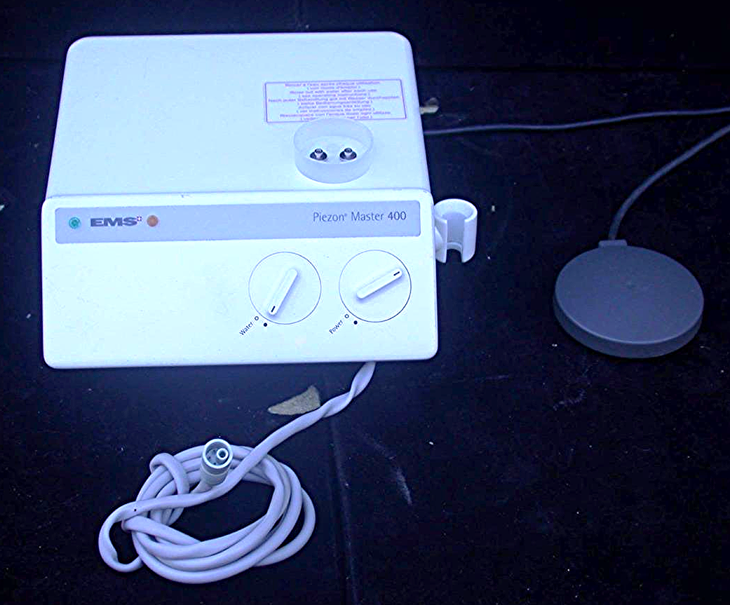 EMS PIEZON MASTER 400 Ultrasonic Scaler Dental Prophylaxis No Handpiece & Bottle