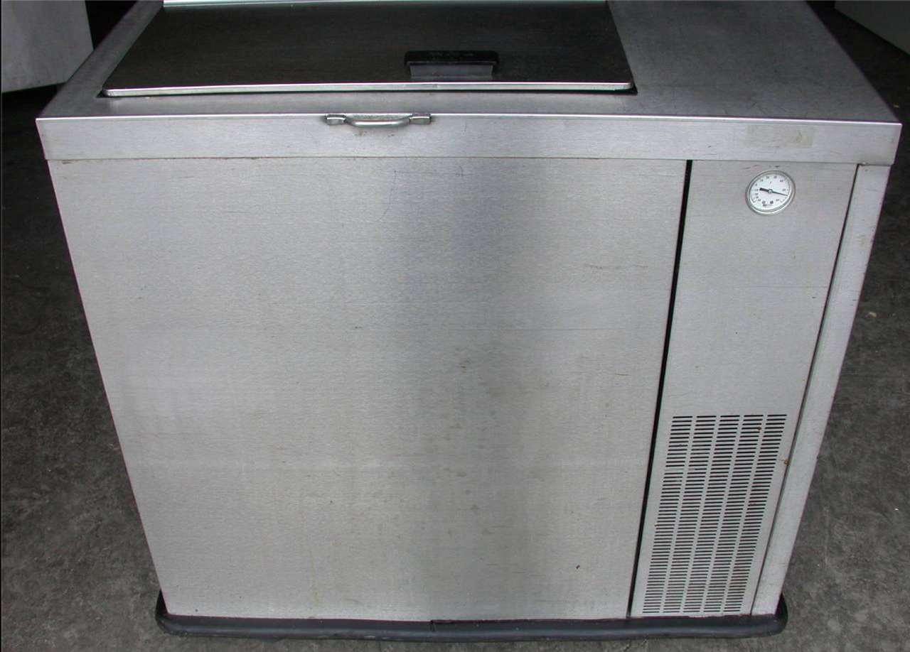 AP WYOTT MODEL FB-20M ST STEEL ICE CREAM DIP REFRIGERATOR FREEZER CASTERS FREESH