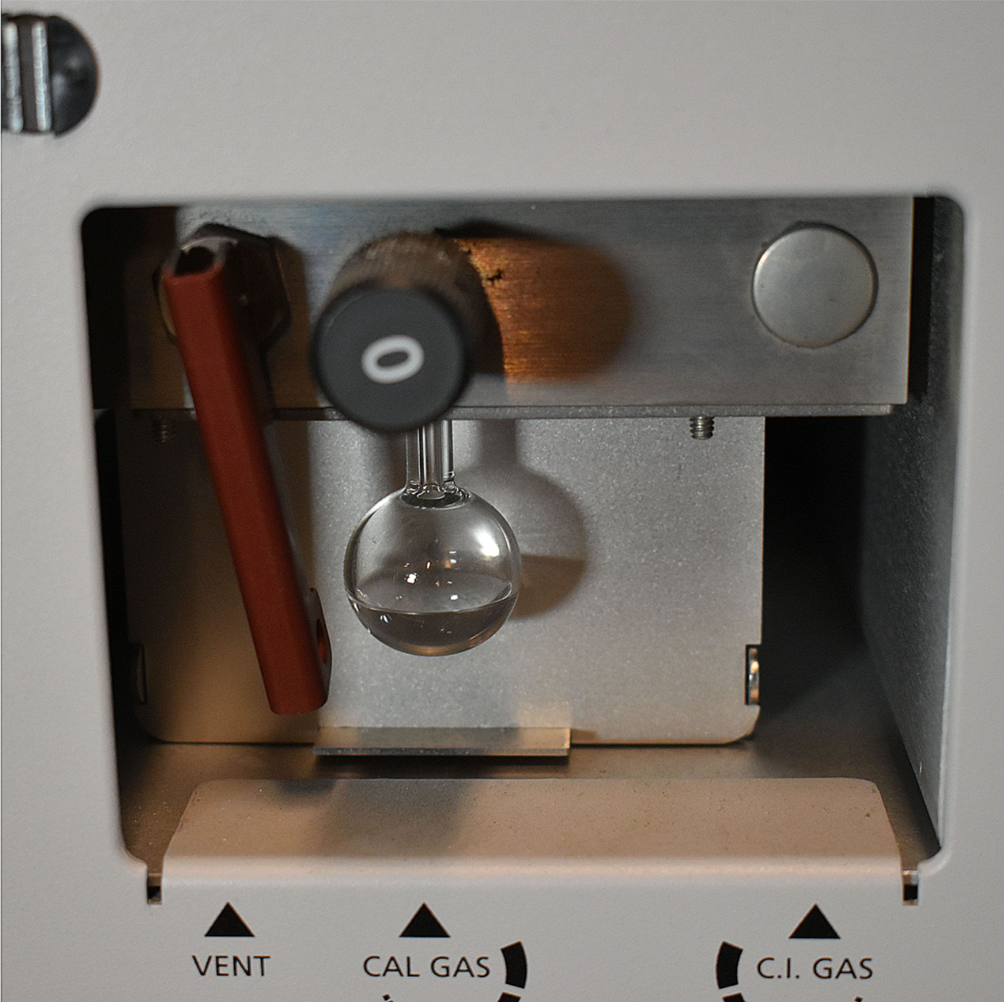 - VARIAN 450-GC CHROMATOGRAPH MASS SPECTROMETER & ULVAC VACUUM PUMP WATCH VIDEO