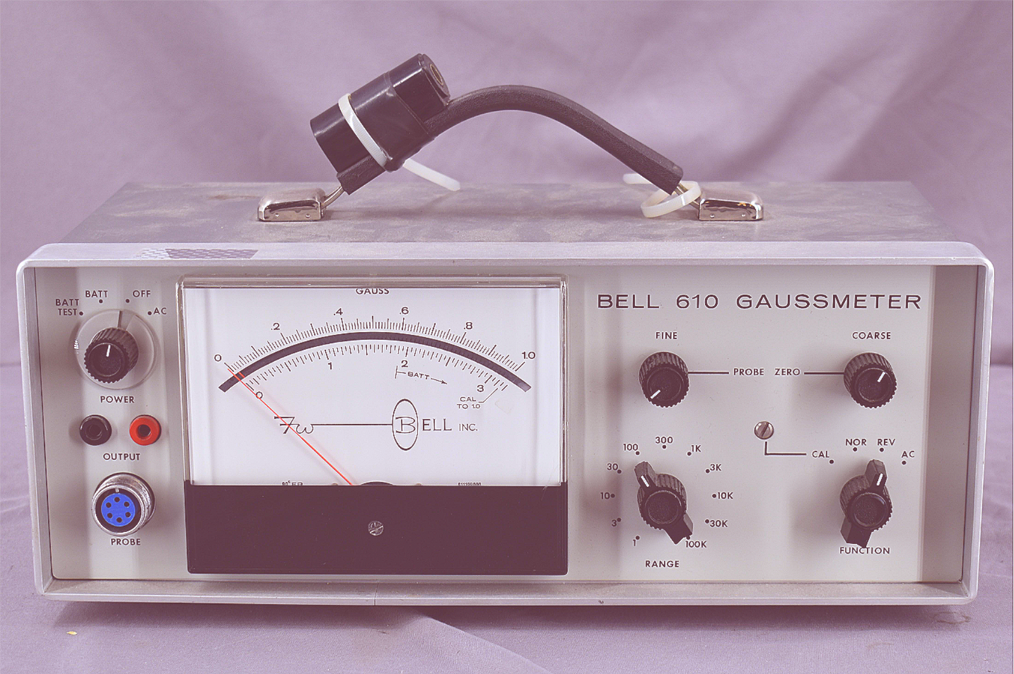 100%Guaranteed F.W. BELL 610 GAUSSMETER TESLAMETER FLUX 90-DAY-WARRANTY FREESHIP