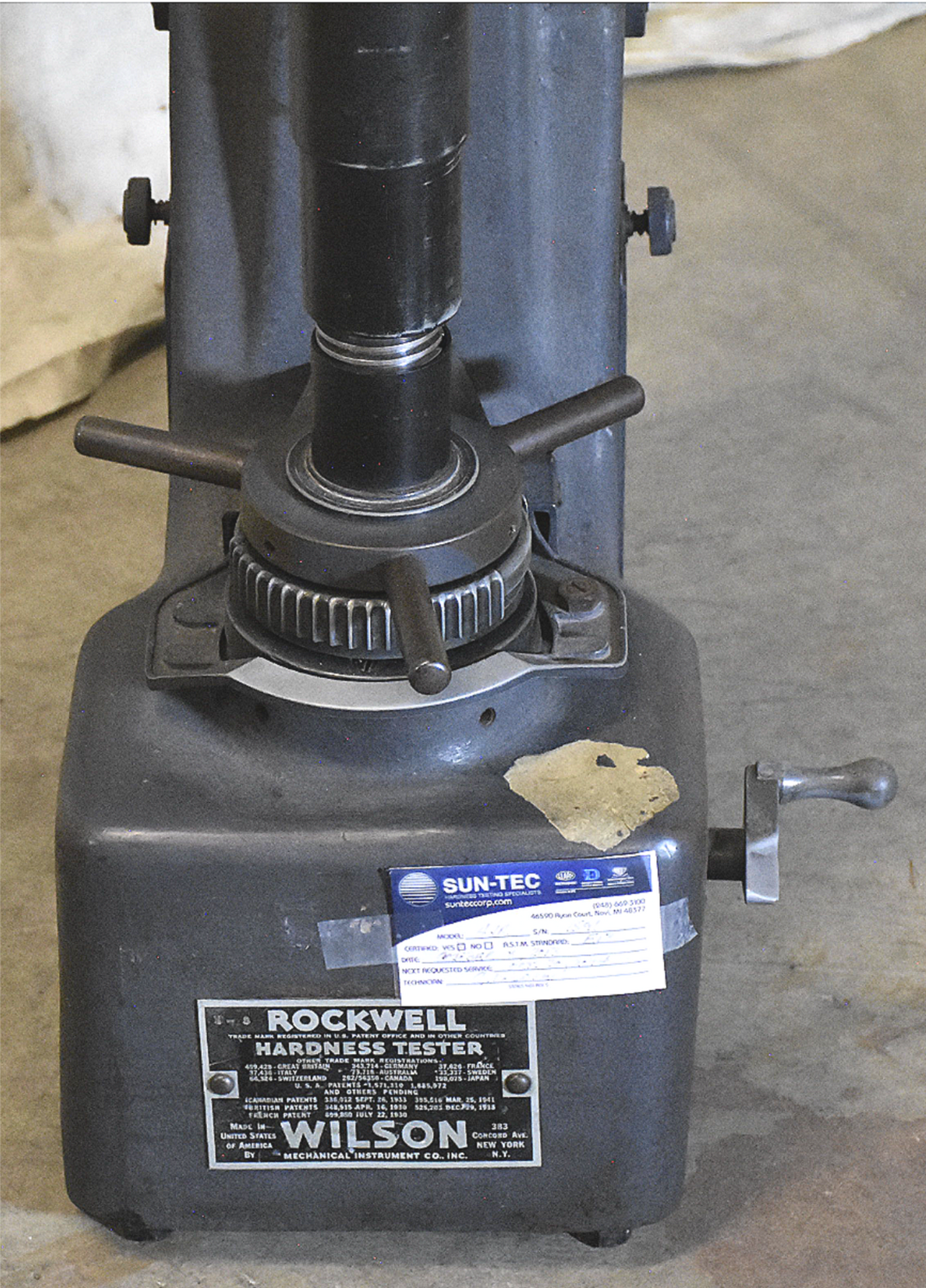WILSON ROCKWELL 4JR ROCKWELL HARDNESS TESTER with SET OF FIVE WEIGHTS