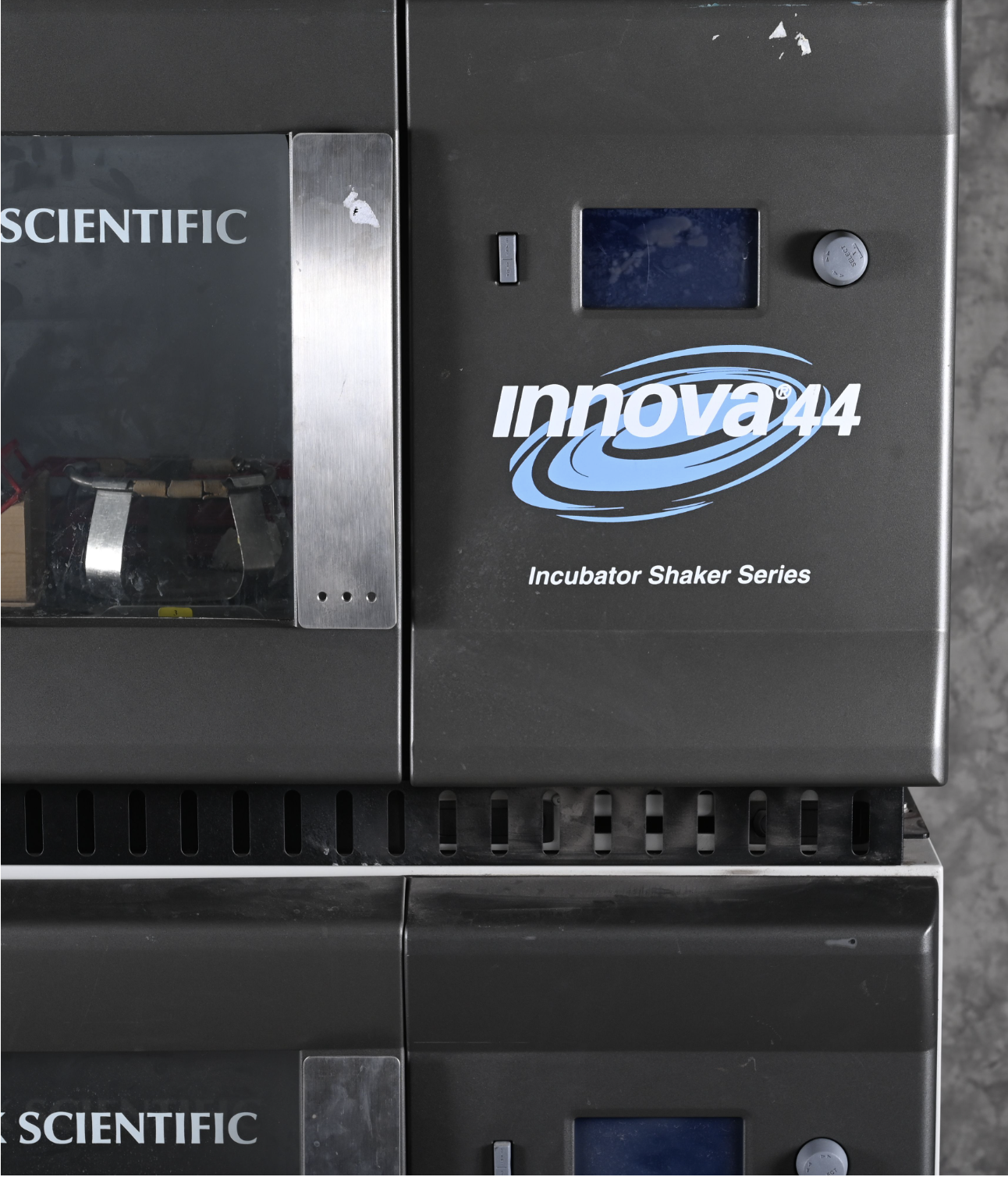 120-DAY-WARRANTY NEW BRUNSWICK® INNOVA 44 STACKABLE INCUBATOR SHAKER WATCH-VIDEO
