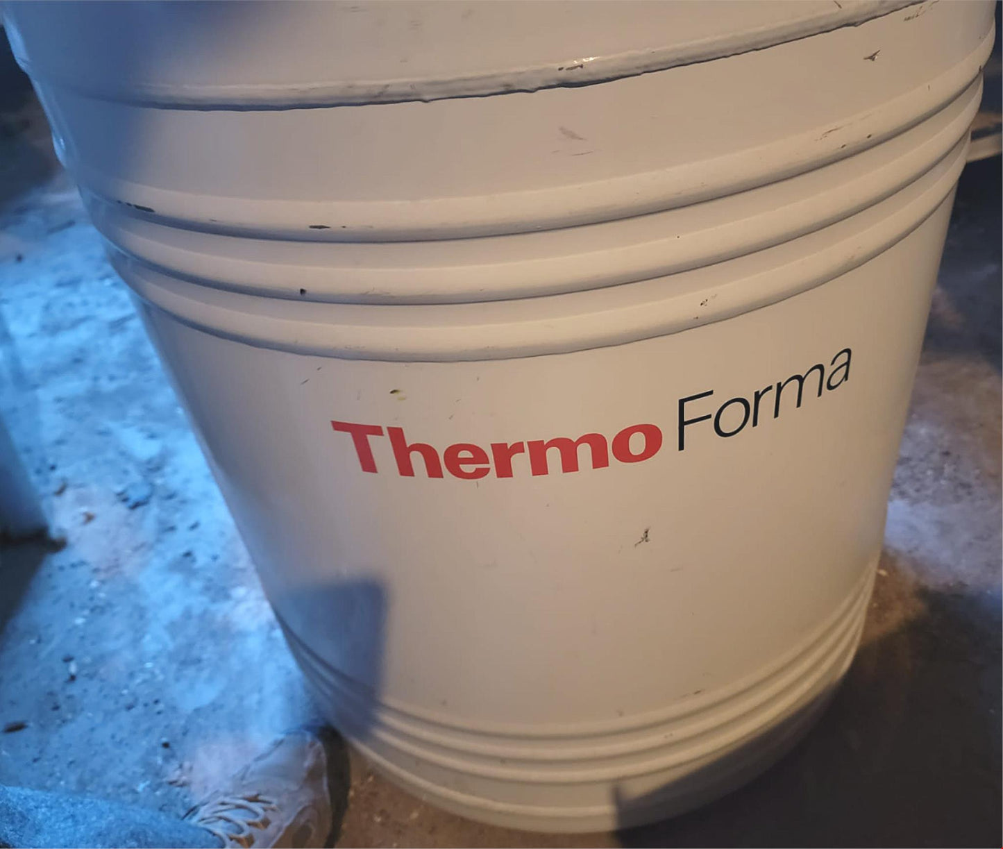 THERMOLYNE DEWAR LOCATOR 8 CMR-2800 CRYOGENIC STORAGE TANK NITROGEN MONITOR