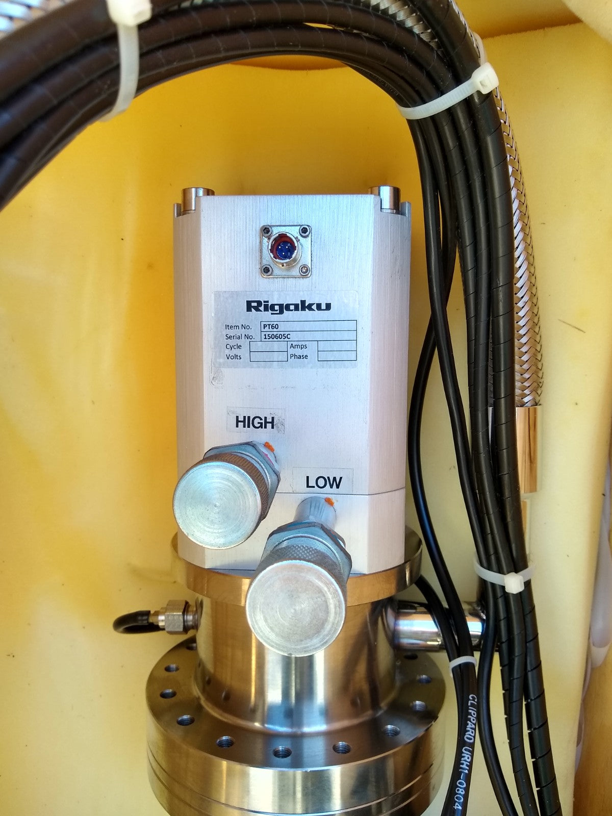 RIGAKU X-STREAM 2000 PEAK NITROGEN GENERATOR AL60CRYOGENIC CRYSTALL CP830 HELIUM