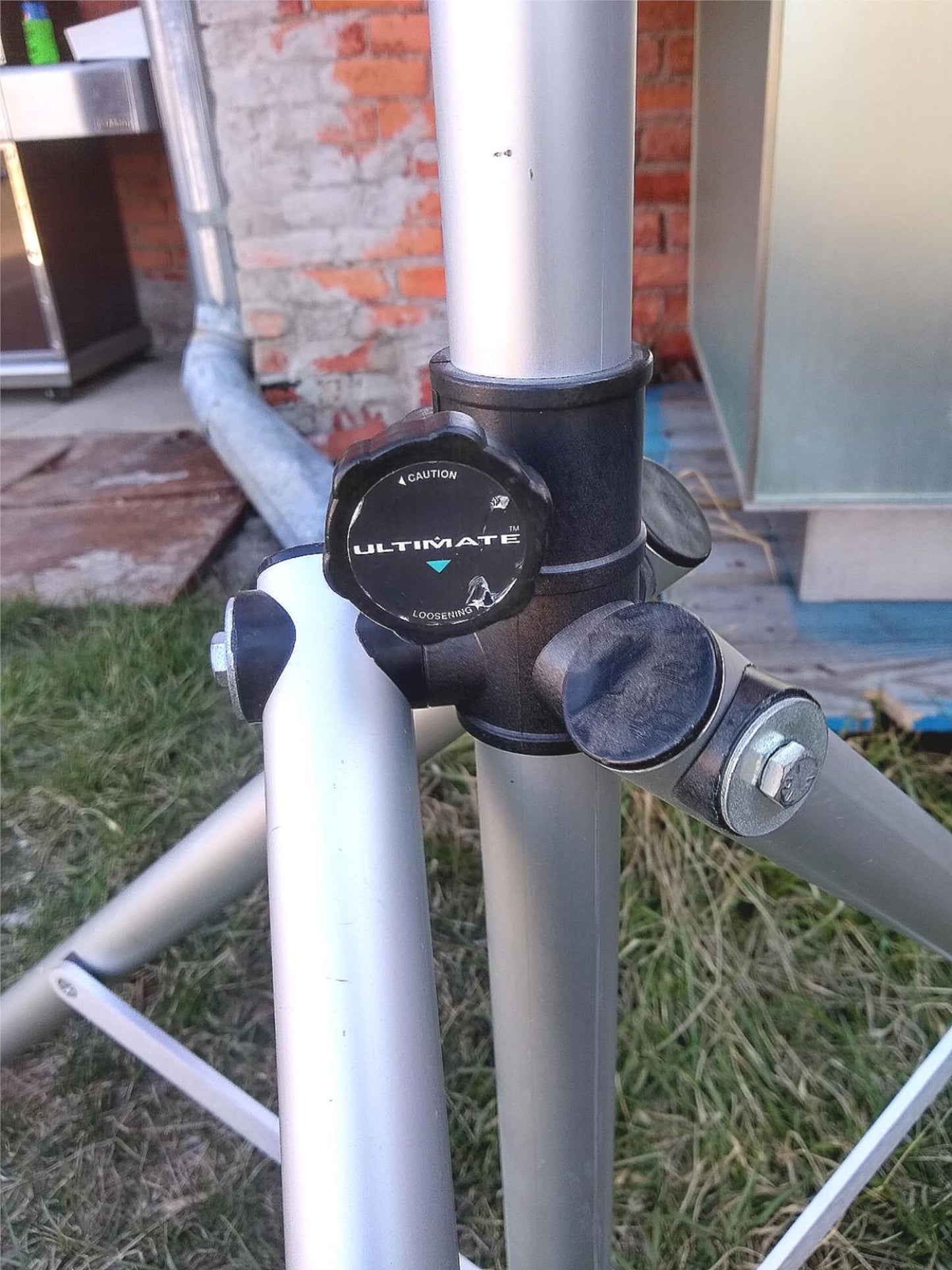 RAMSA SPEAKERS AND ULTIMATE POLE STANDS