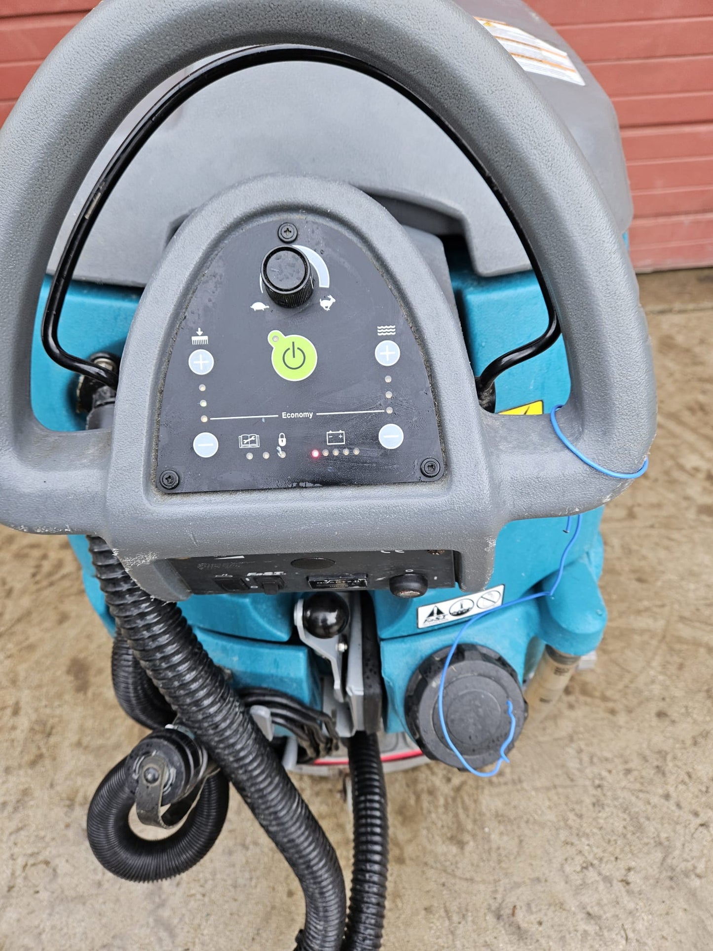 WARRANTY TENNANT T5 FAST WALKBEHIND BATTERY FLOOR SCRUBBER WATCHVIDEO FREESHIP