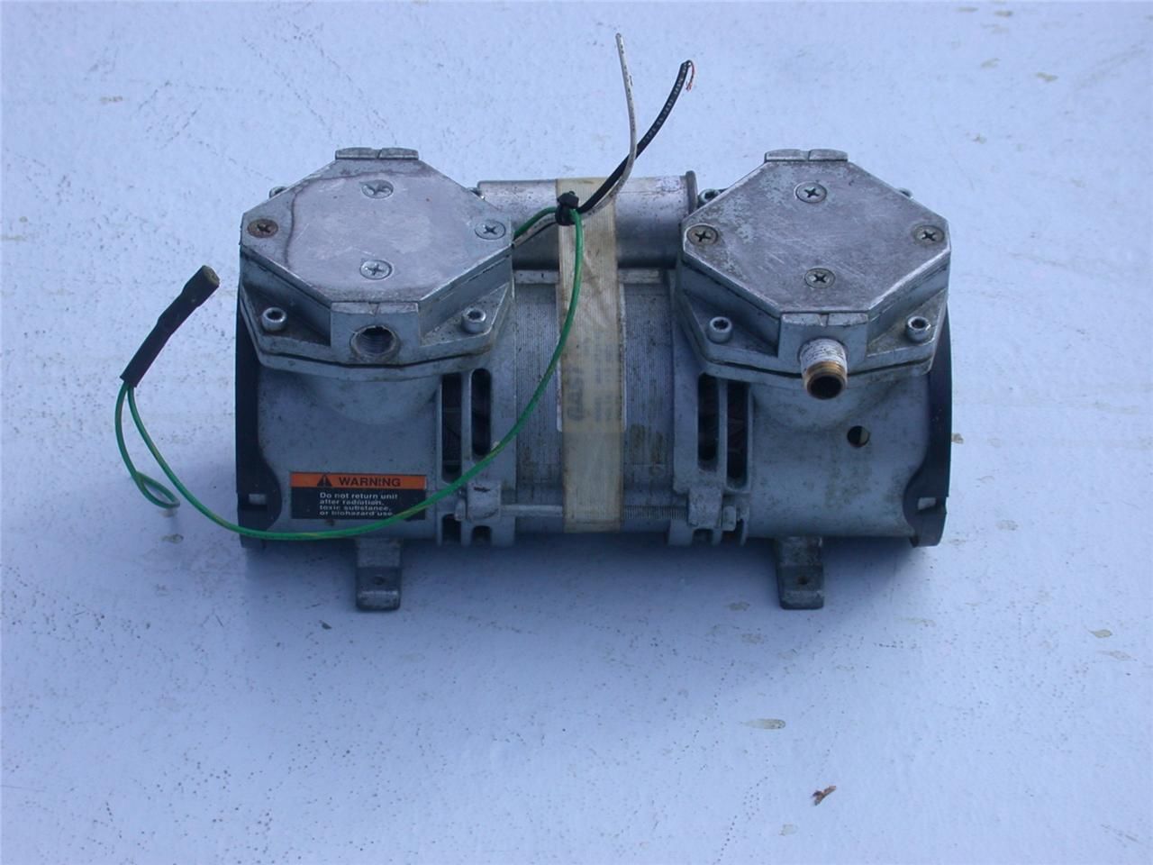 GAST OILLESS MINI ROCKING PISTON VACCUM PUMP MAA-P121-MB