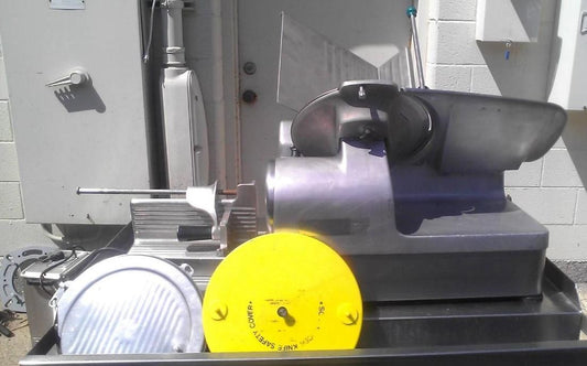 HOBART MODEL 1712 COMMERCIAL KITCHEN VEGETABLE MEAT FOOD SLICER CUTTER