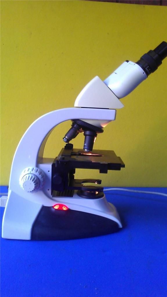 LEICA DME ADJUSTABLE MICROSCOPE w/ BINOCULAR HEAD OBJECTIVES & POWER SUPPLY 35W