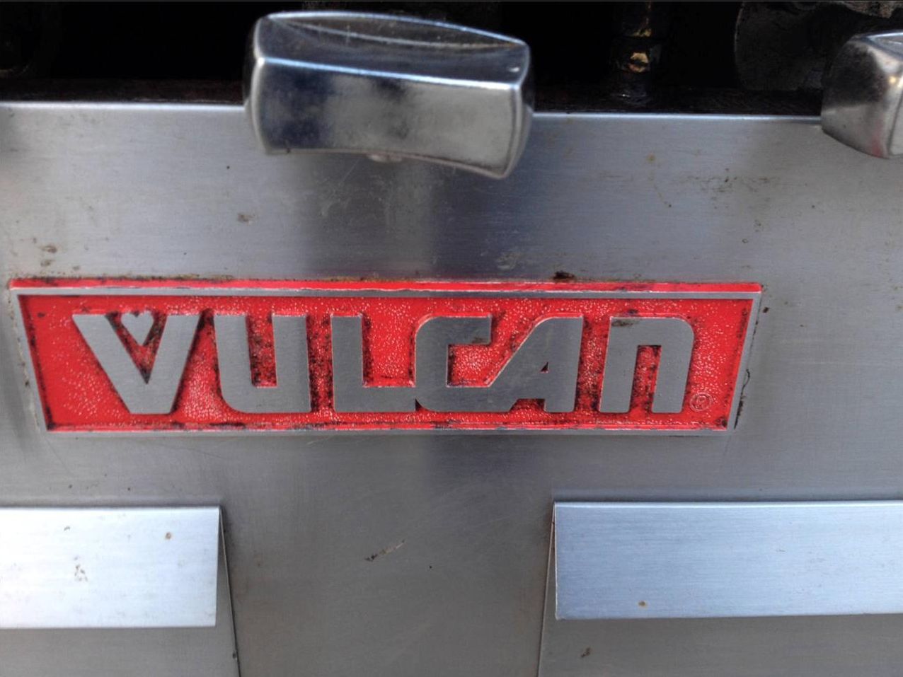 COMPLETE with BASE VULCAN 50INCH GAS CHAR BROILER 24" in Deep NG MASTER NATU GAS