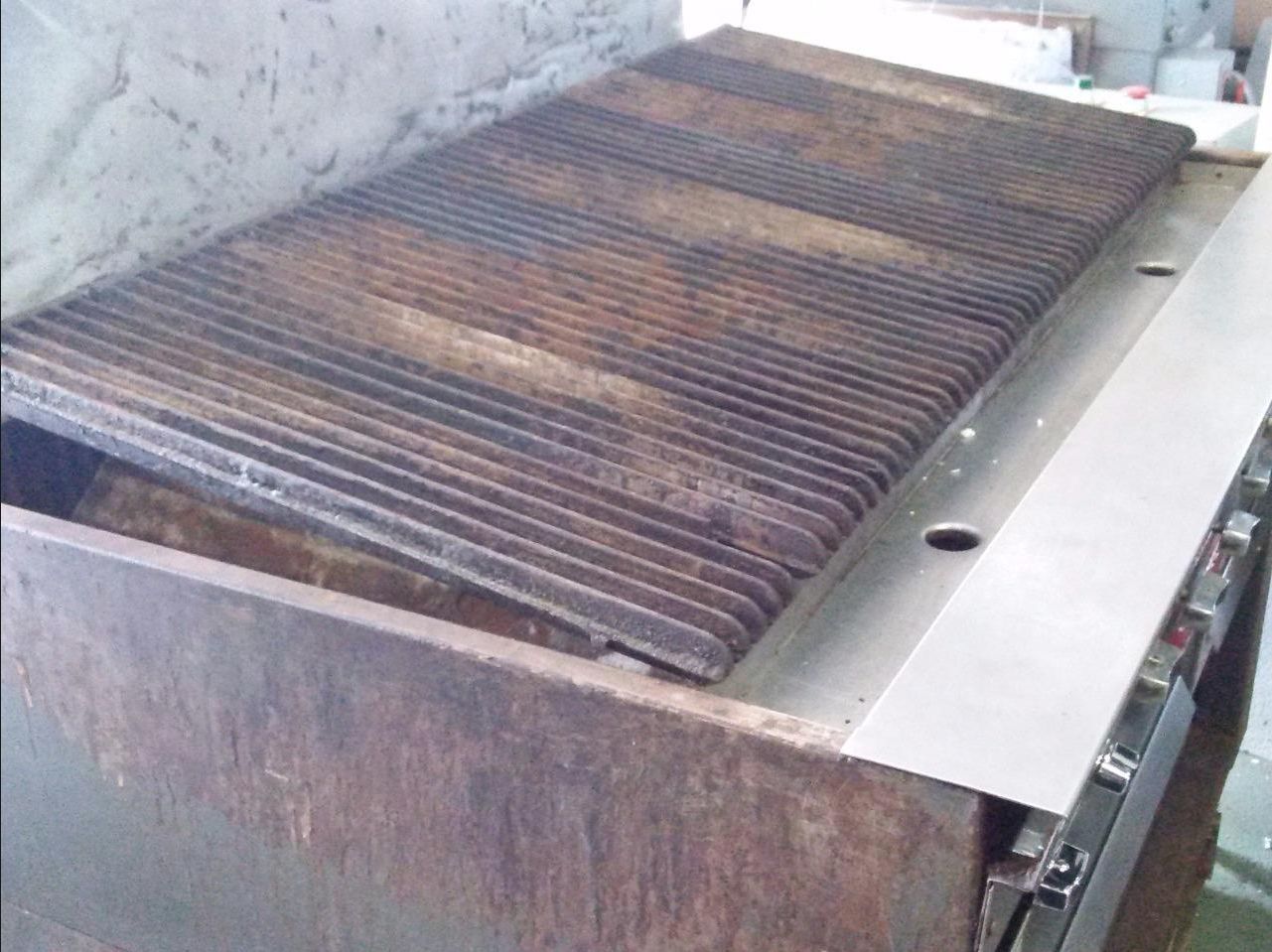 COMPLETE with BASE VULCAN 50INCH GAS CHAR BROILER 24" in Deep NG MASTER NATU GAS