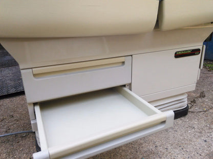 MIDMARK 405 POWER EXAM TABLE HI LO GREAT UPHOLSTERY & REMOTE CONTROL
