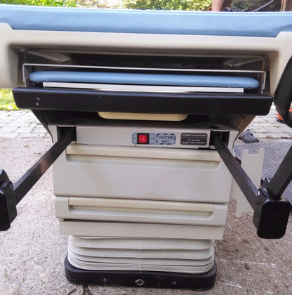 MIDMARK 405 POWER EXAM TABLE HI LO GREAT UPHOLSTERY & REMOTE CONTROL