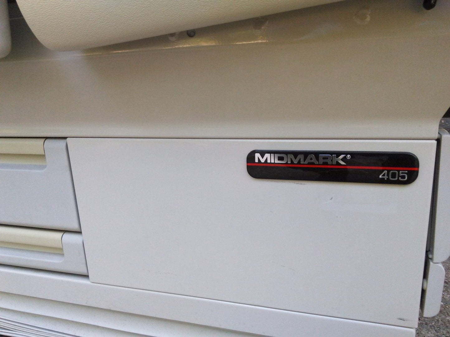 MIDMARK 405 POWER EXAM TABLE HI LO GREAT UPHOLSTERY & REMOTE CONTROL