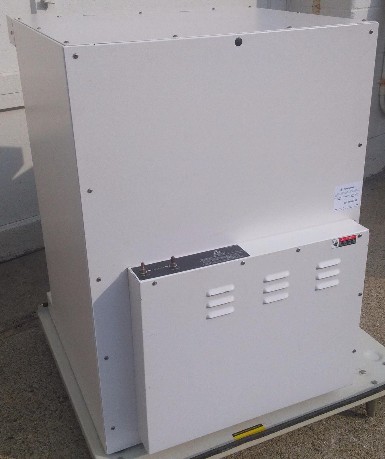 FISHER SCIENTIFIC MODEL 116885 CO2 INCUBATOR