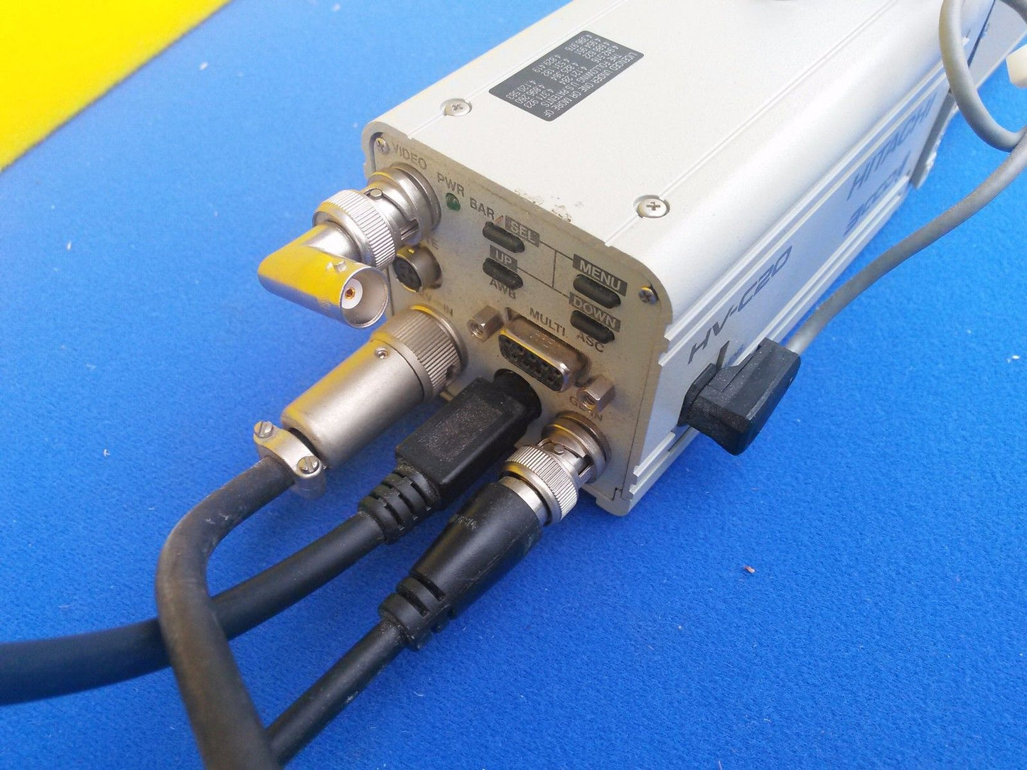 HITACHI MODL HV-C20U-S4 HV-C20 COLOR VIDEO 3CCD FUJI FUJINON D10x 8B-SNDS21 ZOOM